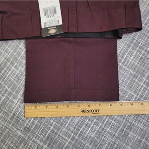 NWT Dickies Skateboarding Men's Regular Fit Pants Maroon WPSK67